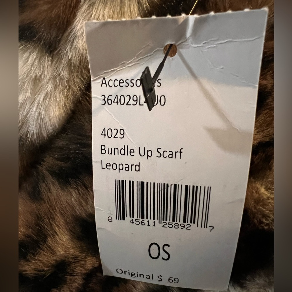 CAbi NWT $69 Brown Leopard Bundle Up One Size Wrap scarf - Picture 10 of 14
